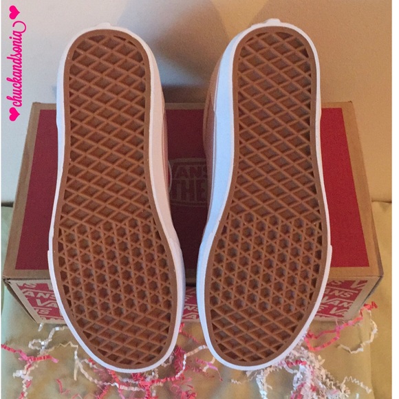 Vans High Top Women’s Skate Sneakers - Picture 7 of 7